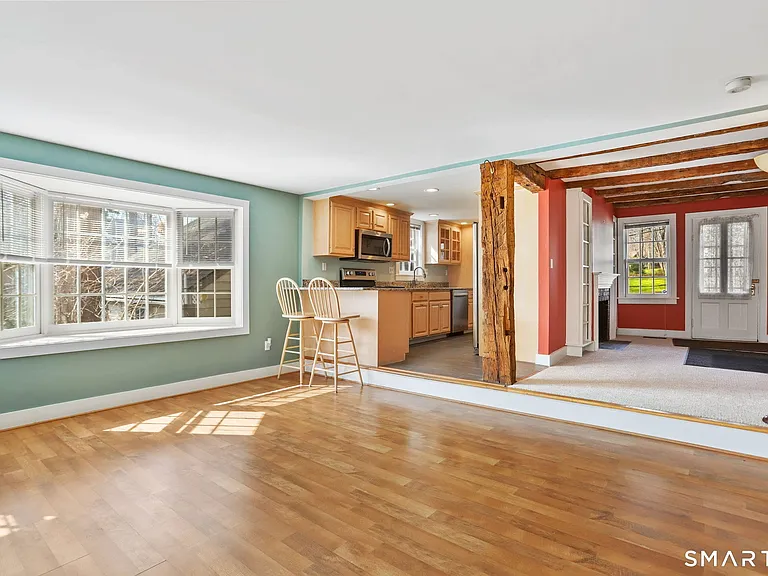410 Wilton Rd W — Photo 9