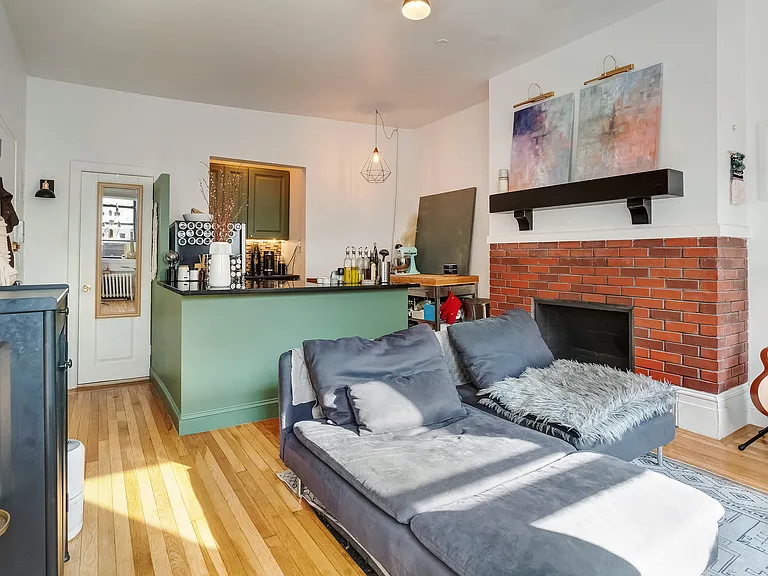 72 University Pl #4W — Photo 3
