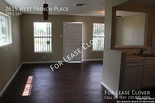 Cozy 1 Bed, 1 Bath Duplex A Block From Woodlawn Lake — Photo 4