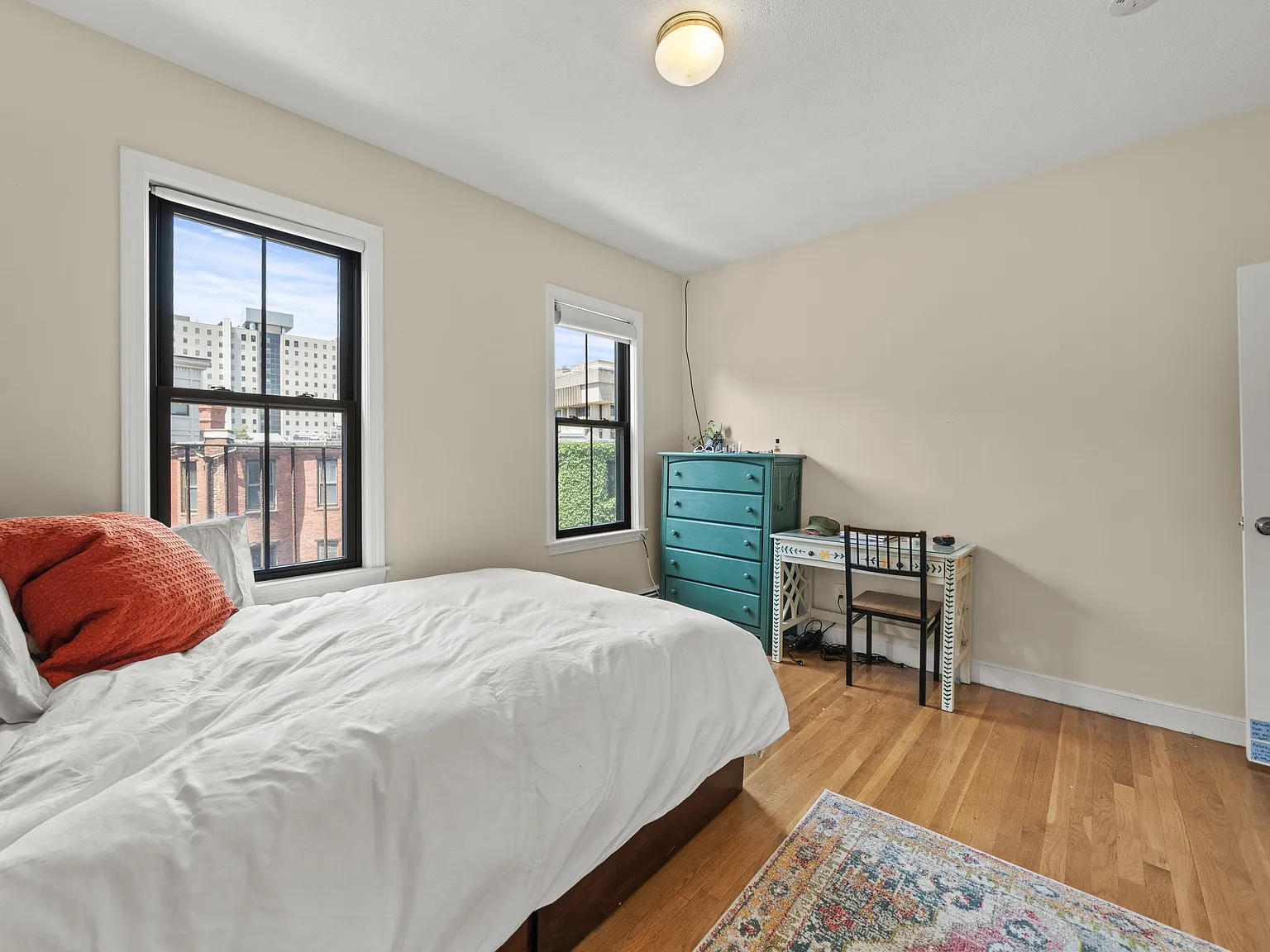 2 bed, 800 sqft, $2,950 — Photo 3