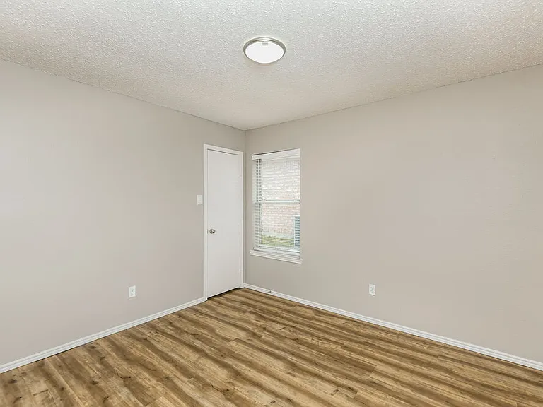 10813 Briaroaks Dr — Photo 14