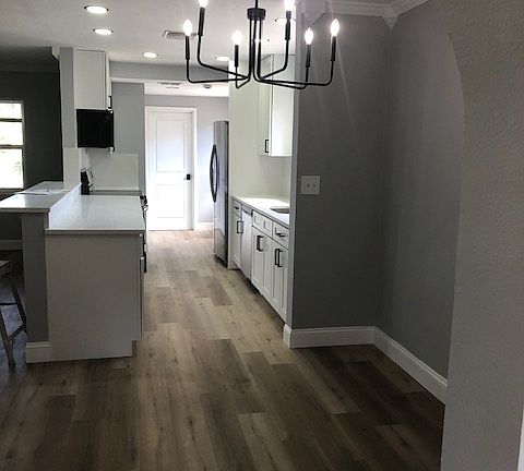 4th image of 3937 Overlook Dr NE