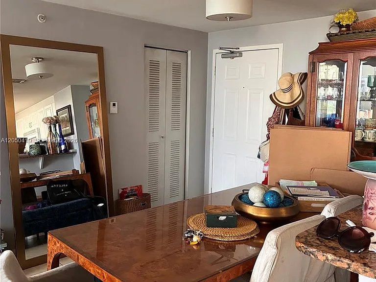 215 SW 42nd Ave #603 — Photo 3