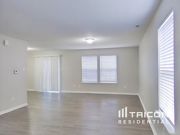 3rd image of 4473 Redcliff North Ln