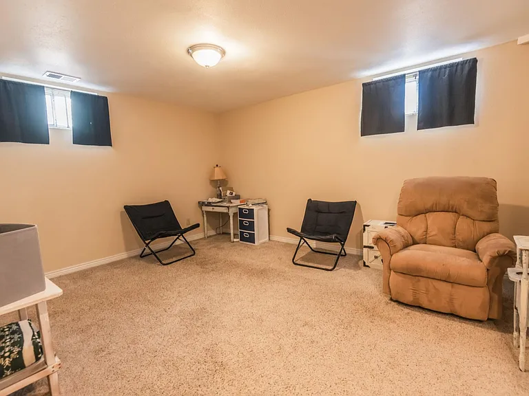 1519 E Garfield St #BASEMENT — Photo 4