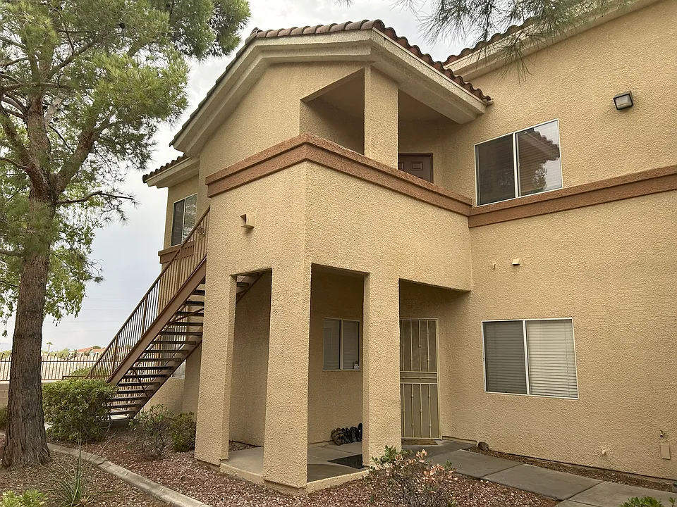 1050 E Cactus Ave #2036