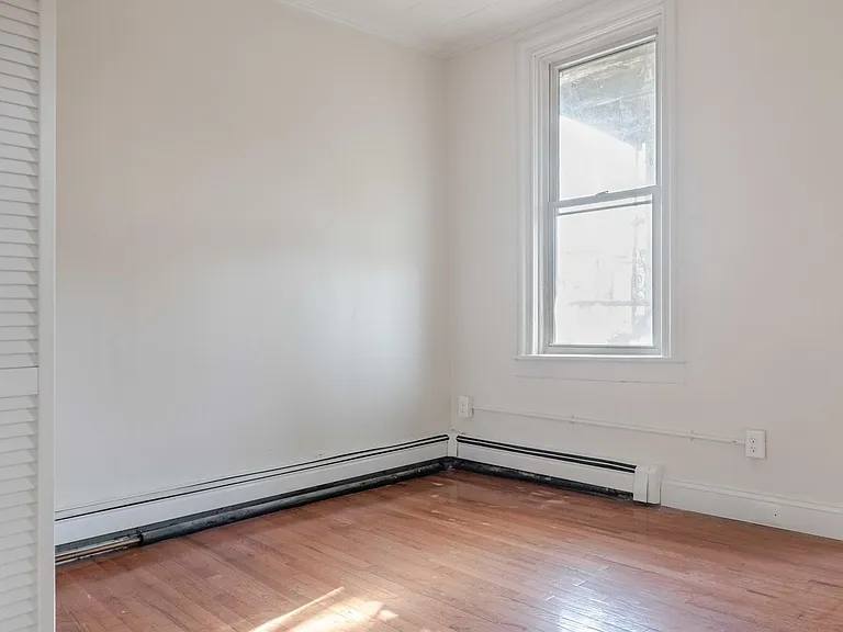 1712 Bolton St #2R — Photo 4