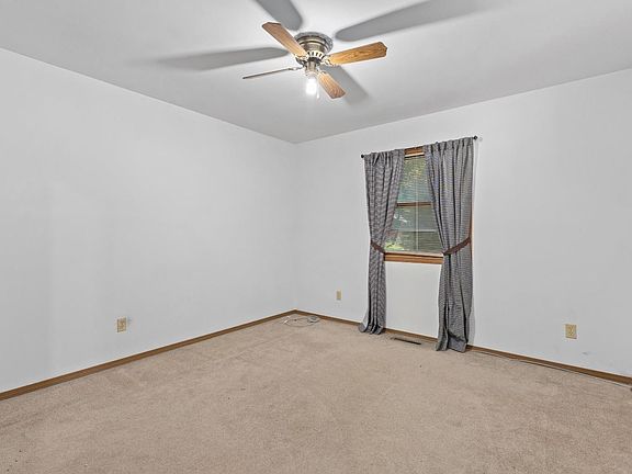 5th image of 13112 Hobart Ct