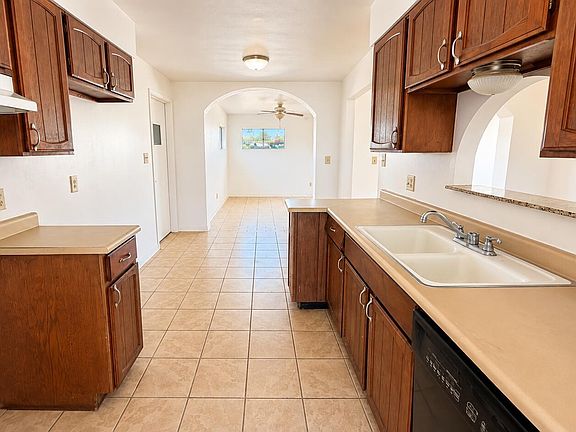 3rd image of 1017 E JUSTIN Street