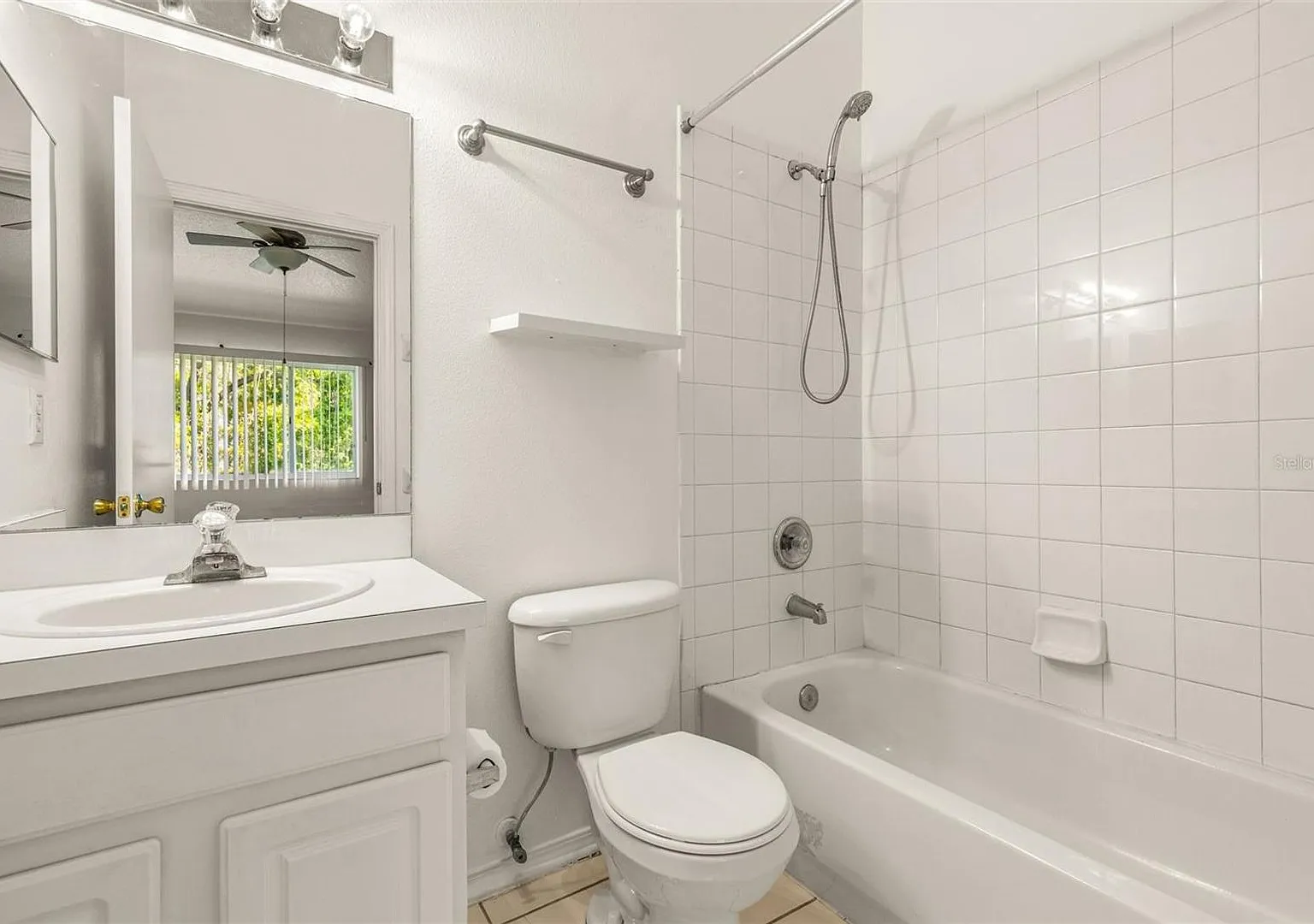 1237 Kennewick Ct — Photo 3