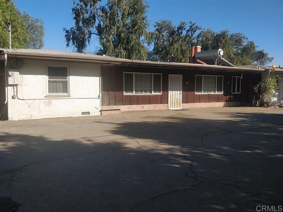 1st image of 901 E Bobier Dr