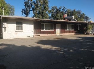 901 E Bobier Dr, Vista, CA 92084