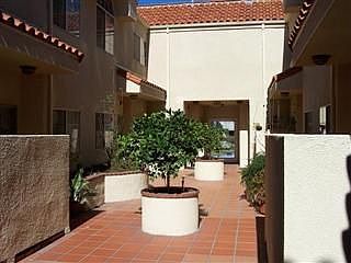 2nd image of 11306 Moorpark St Unit 19