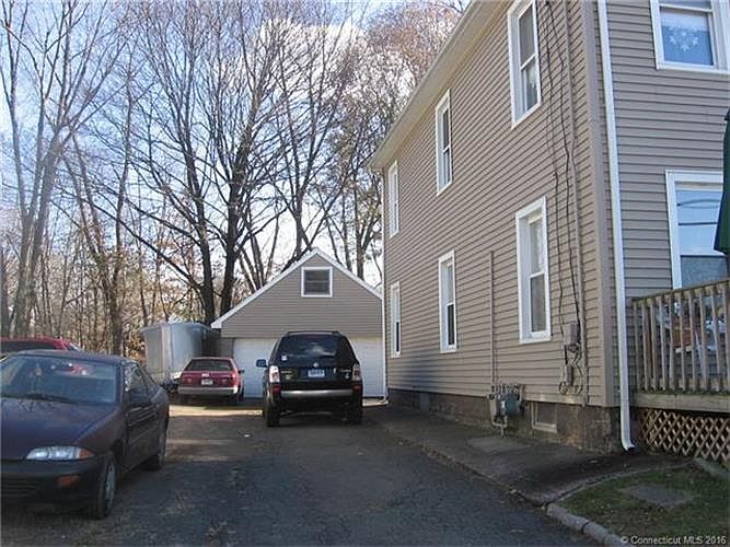 2nd image of 214 Kimberly Ave