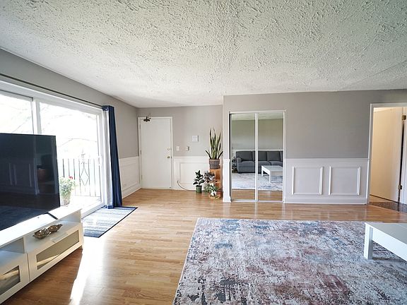 5th image of 1061 Ferrari Dr APT 1A