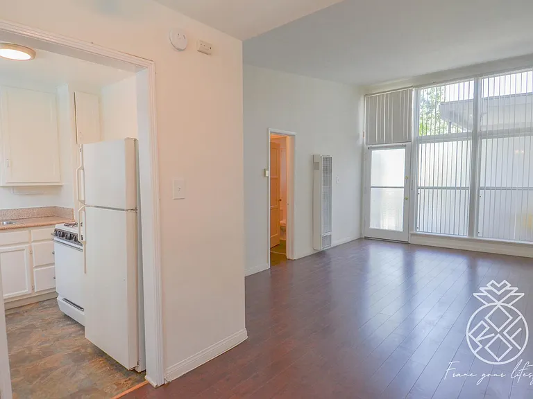 3837 Los Feliz Blvd #9 — Photo 8