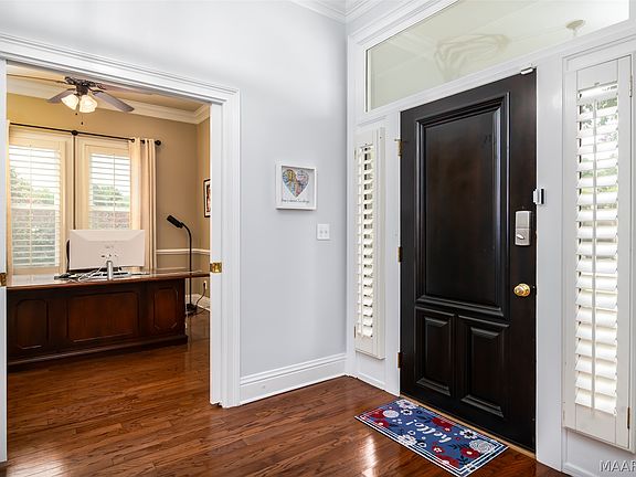 4th image of 8456 Marsh Ridge Dr