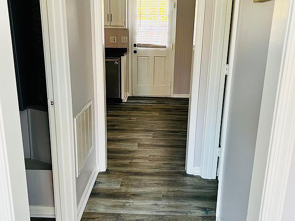 3rd image of 4620 Lawndale Dr Unit D