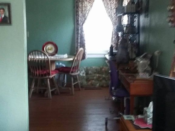 2nd image of 1027 S Land St