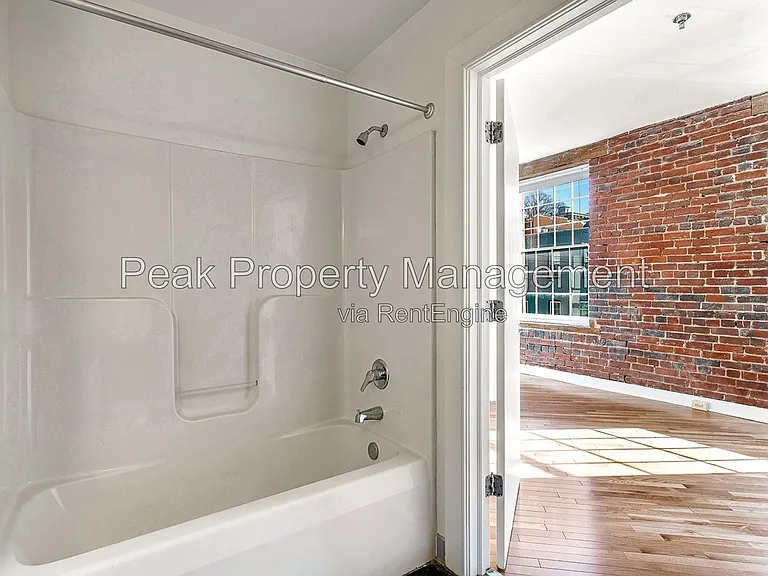 20 N 20th St #1 — Photo 17