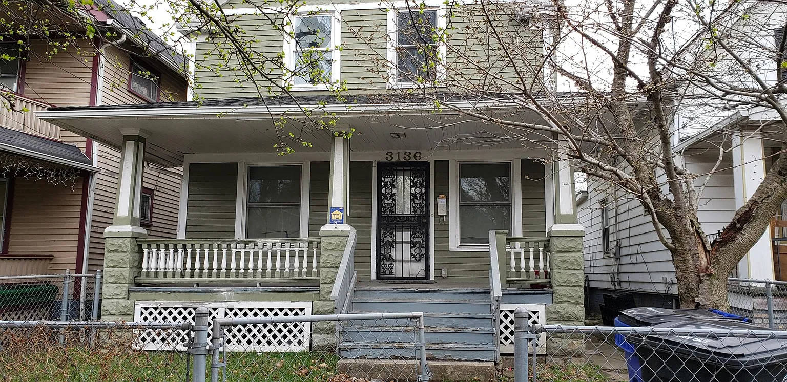 3136 W 68th St photo 1