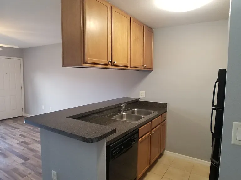 302 Lake Parsons Grn #108 — Photo 10