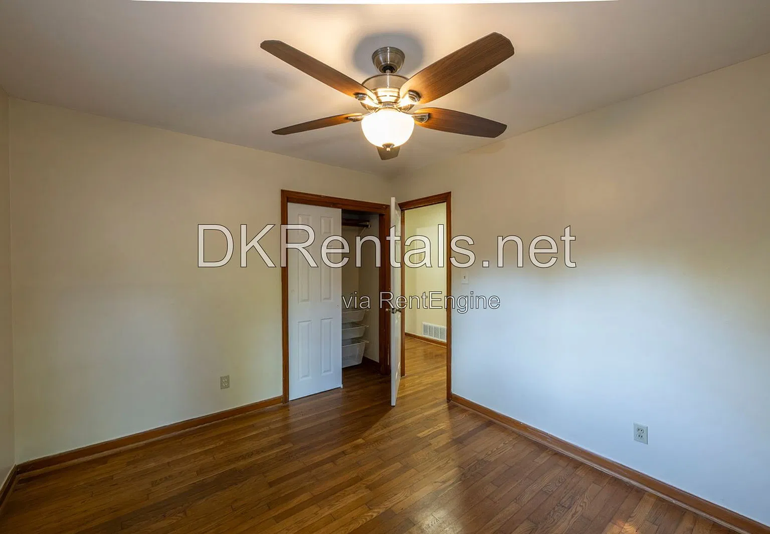 3 bed, 2.0 bath, 1160 sqft, $1,900 — Photo 3