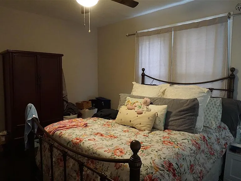 2130 Avenue J — Photo 14