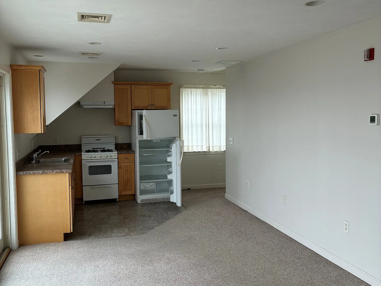 1 bed, 700 sqft, $2,000 — Photo 3