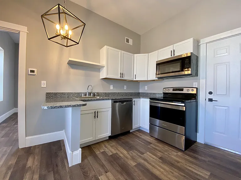 201 West Ave #11 — Photo 8
