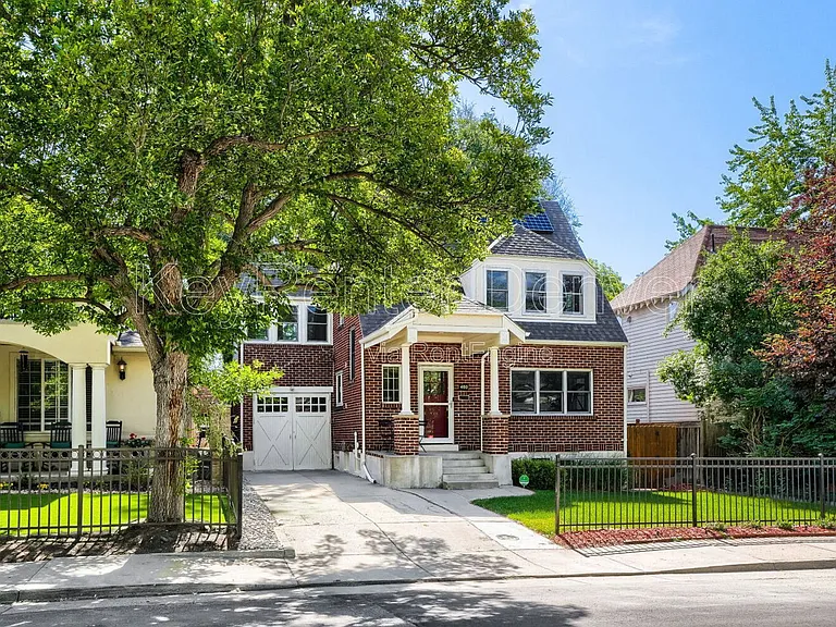 480 S Franklin St — Photo 2