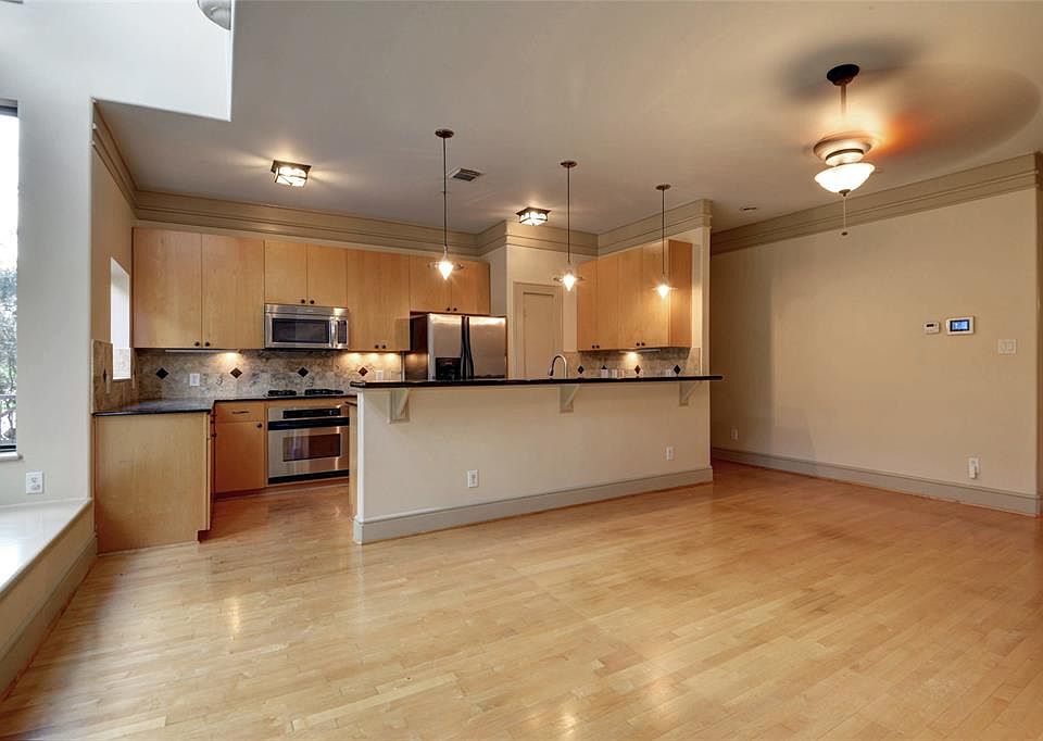 1st image of 1722 Montrose Blvd