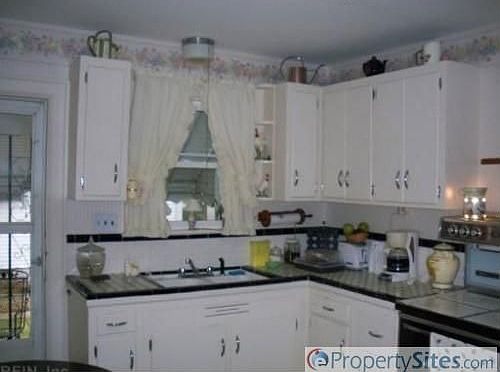 2nd image of 200 Nevada St