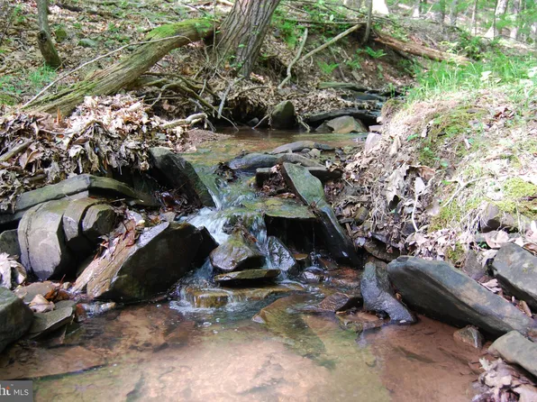 Rosebud Ln, Great Cacapon, WV 25422