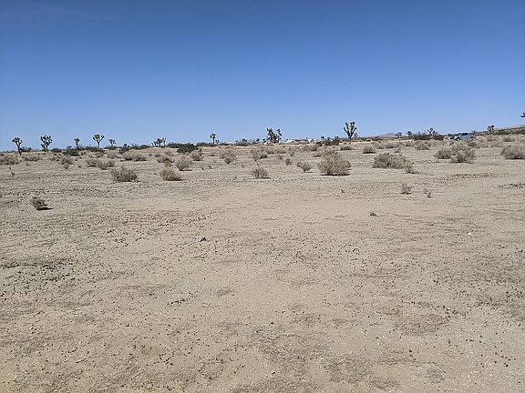 4th image of 1 E Avenue O