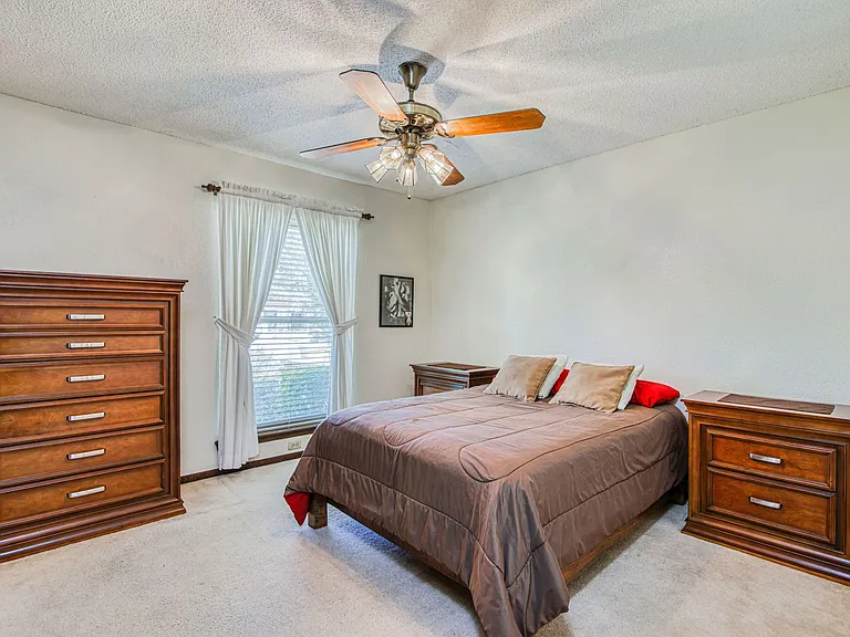 6828 Can Cun Ln — Photo 12