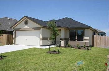 1st image of 300 Briarwood Dr