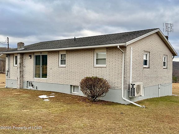 4th image of 19 Reisenweaver Ln
