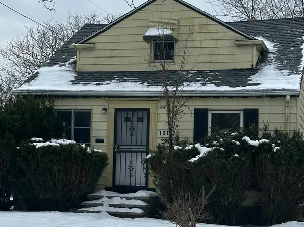 16112 S Lotus Dr, Cleveland, OH 44128