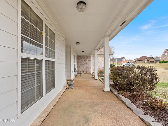 4th image of 4199 Sidlehill Dr