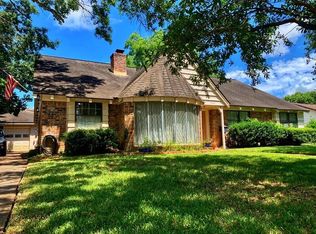 1711 Festival Dr, Houston, TX 77062