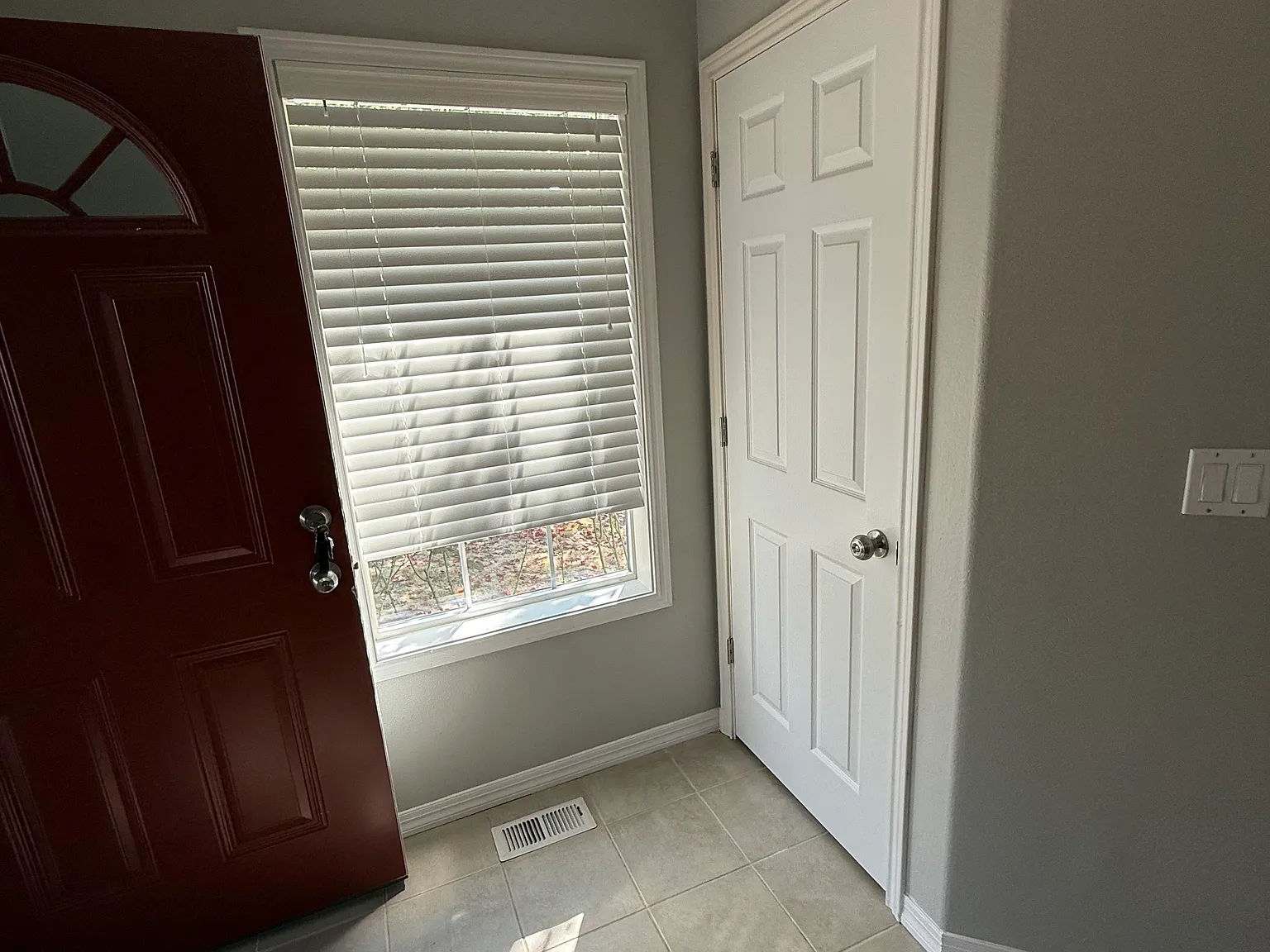 4 bed, 2.5 bath, 2065 sqft, $2,900 — Photo 3