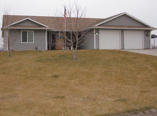 1559 W Fairway Dr, North Platte, NE 69101