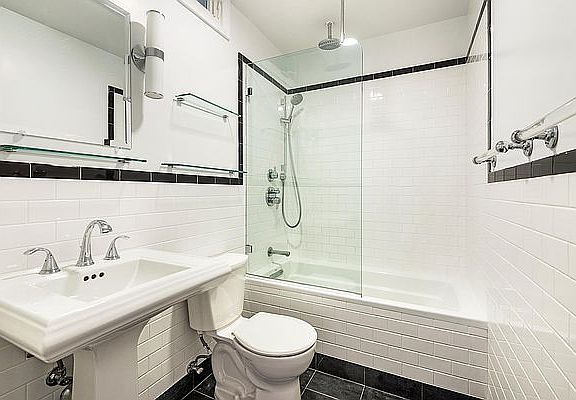 5th image of 458 W 22nd St APT 3