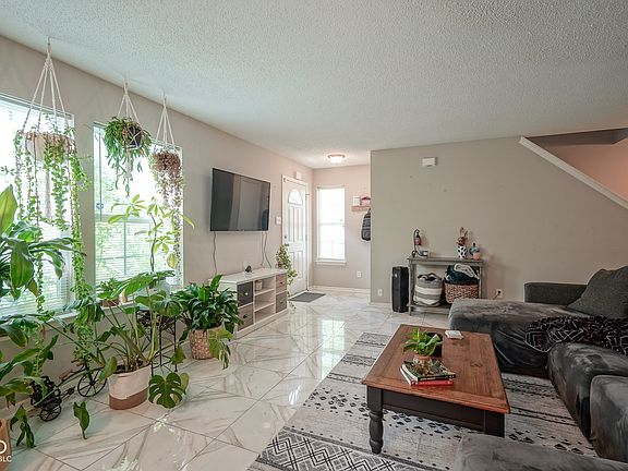 5th image of 4425 Fullwood Ct