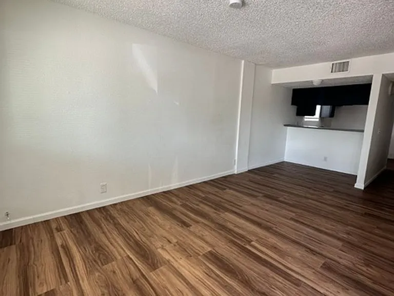 3411 Center Dr — Photo 4