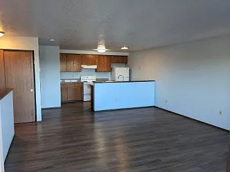 902 96th Ave NE #B — Photo 3