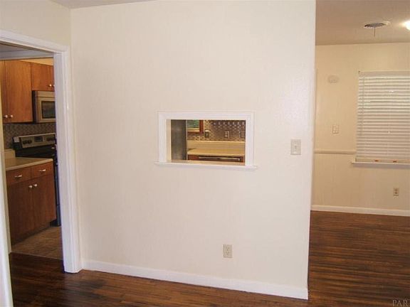 3rd image of 8195 Tippin Ave