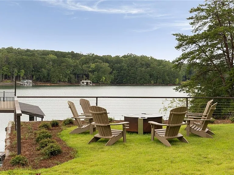 725 Rocky Point Dr — Photo 127