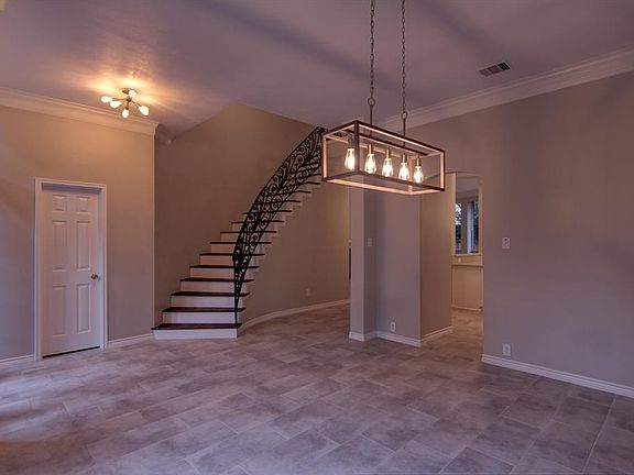 5th image of 4134 W Northampton Pl